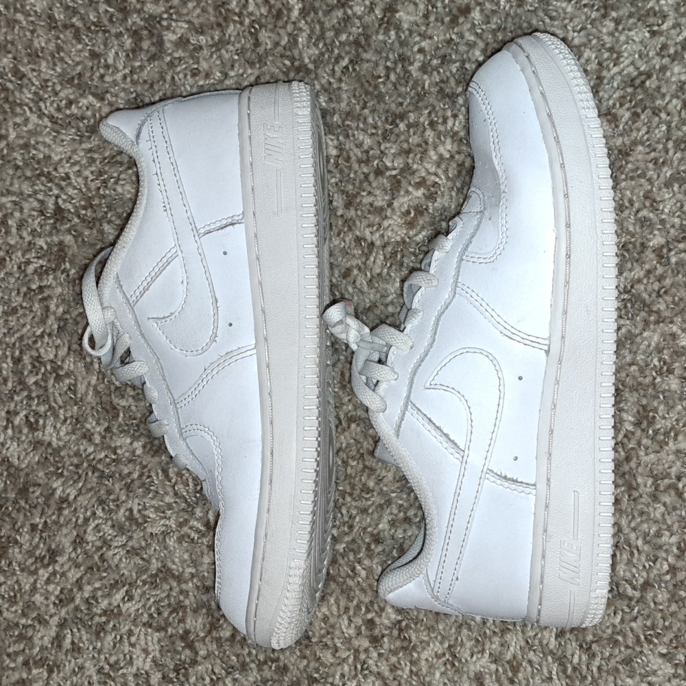 Air Force Ones size 3Y